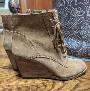 Lucky Brand Tan Suede Wedge Ankle Boots